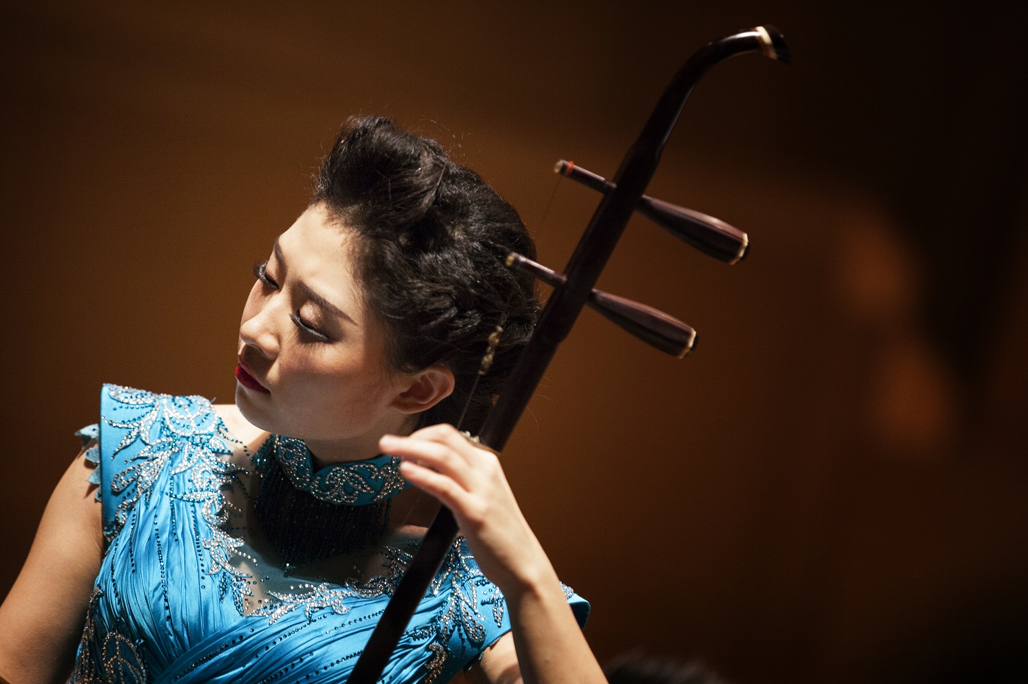 整场音乐会涵盖了五首大型二胡协奏曲,这在以往的音乐会是极其罕见的.